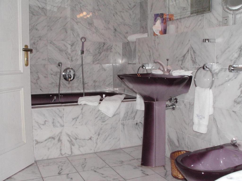 Hotel Park Villa Хайлброн Стая снимка