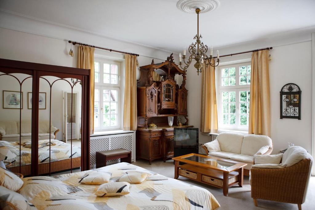 Hotel Park Villa Хайлброн Стая снимка