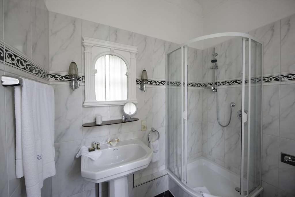 Hotel Park Villa Хайлброн Стая снимка