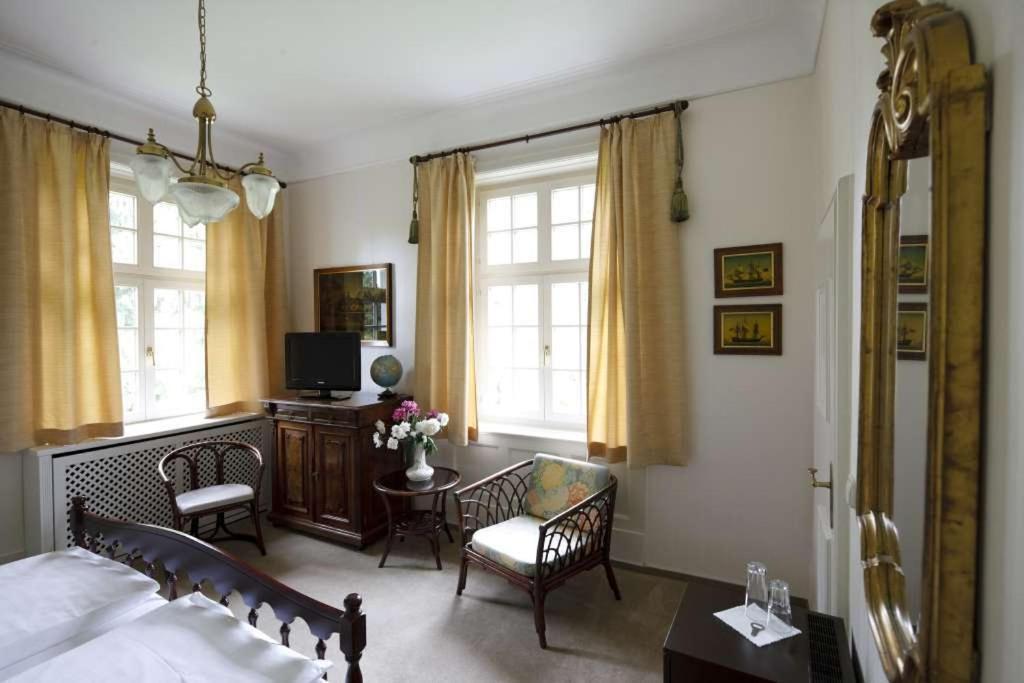 Hotel Park Villa Хайлброн Стая снимка