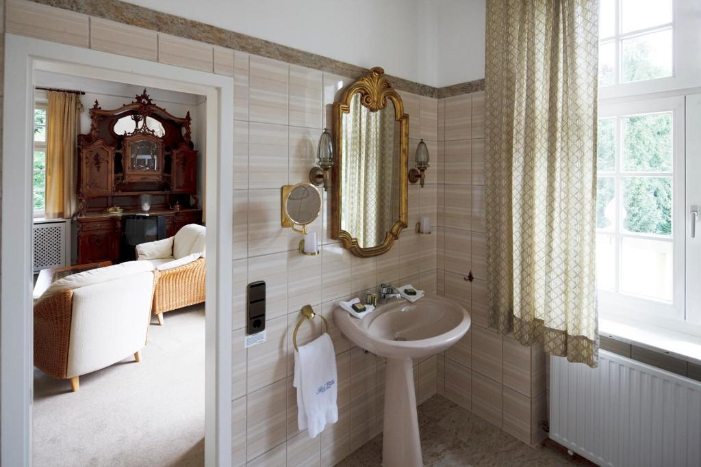 Hotel Park Villa Хайлброн Стая снимка