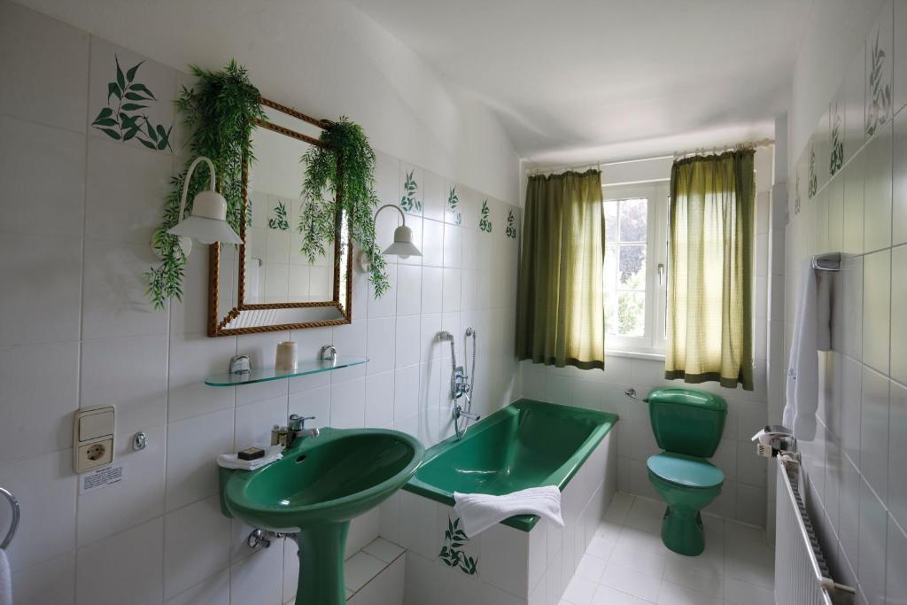Hotel Park Villa Хайлброн Стая снимка
